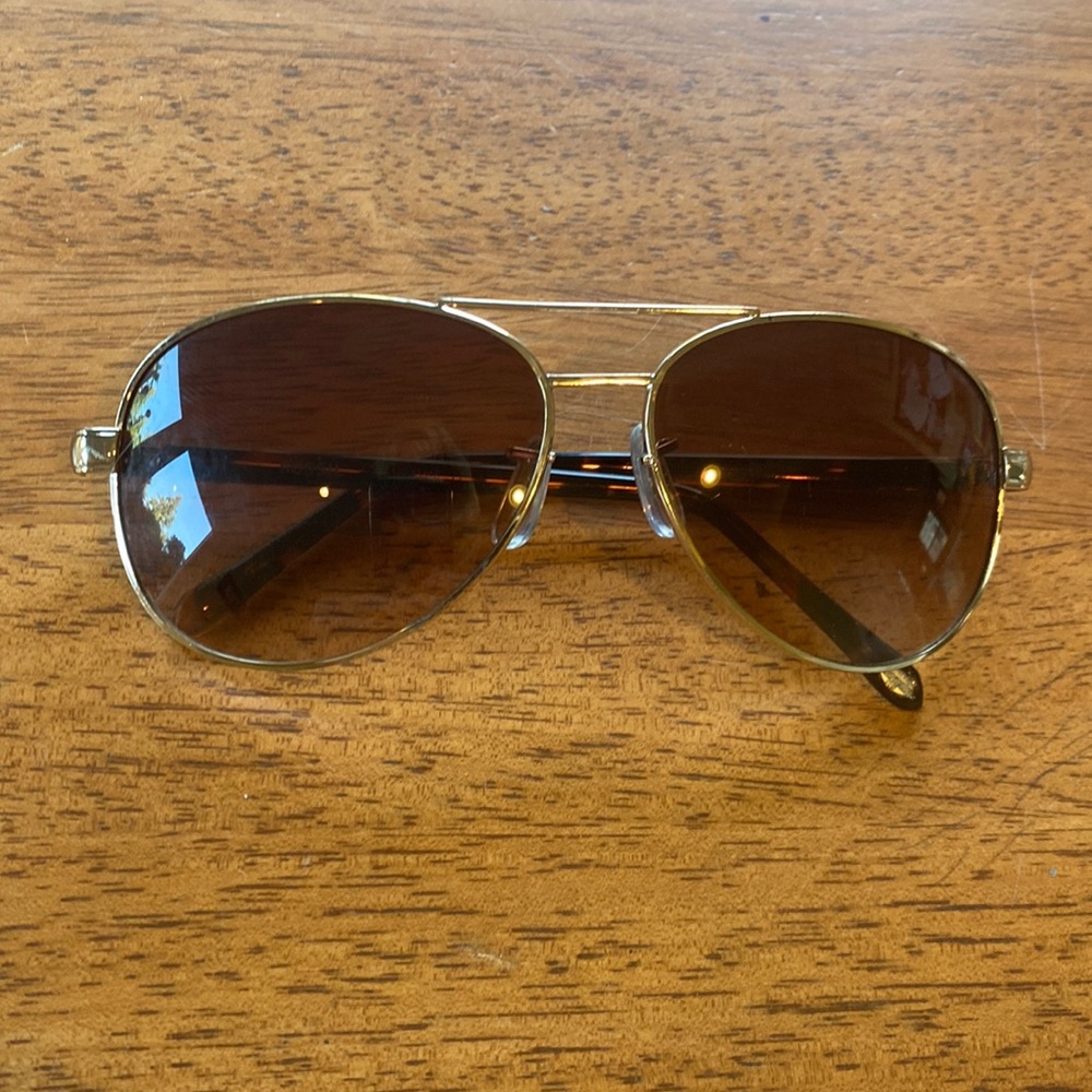 Fossil aviator sunglasses - very good condition